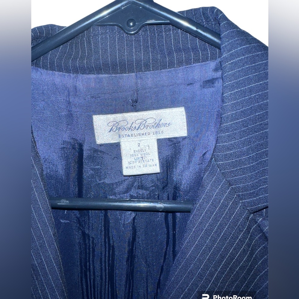 Brooks Brothers Blazer Size 2 Navy Blue with Small white Stripes - Picture 3 of 5